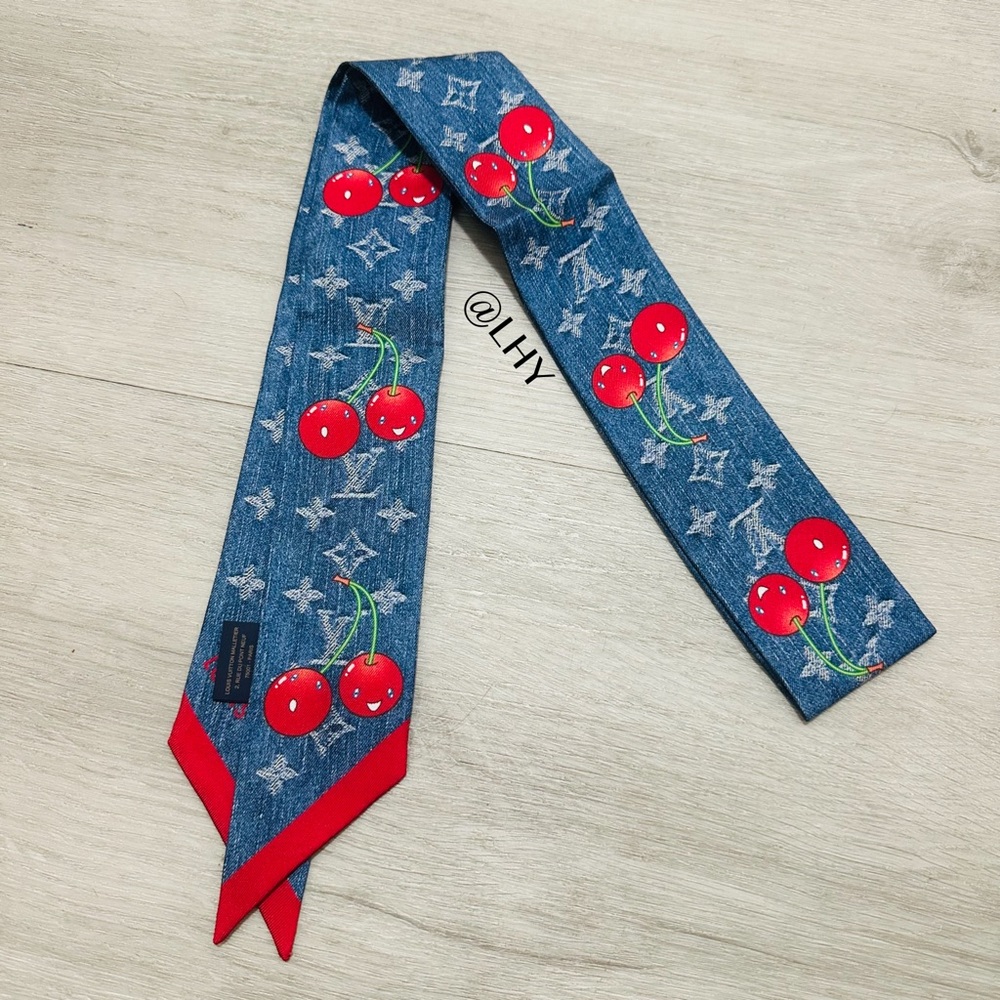 LOUIS VUITTON x TAKASHI MURAKAMI DENIM CERISE BANDEAU - Picture 6 of 9